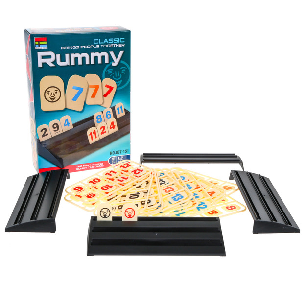 Rummy galda spēle